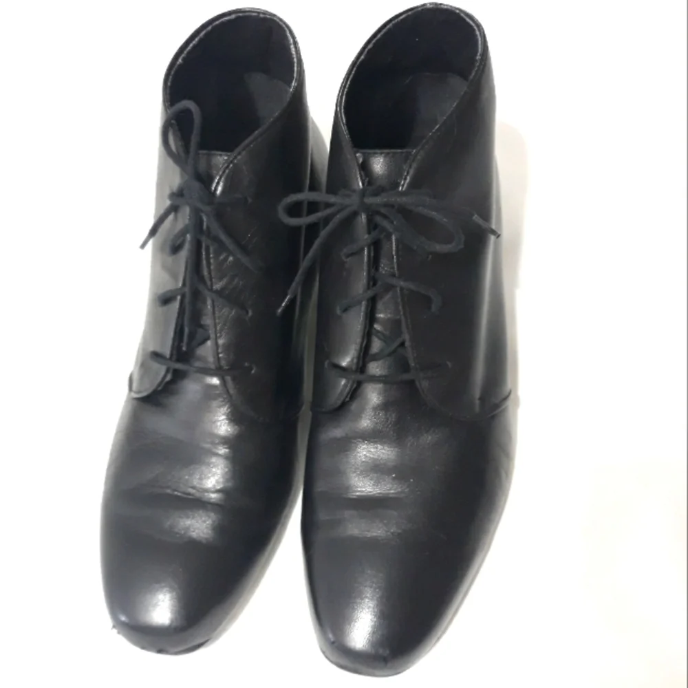 Munro Classic Booties Black Leather Lace Up Shoes Size 10 1/2 M